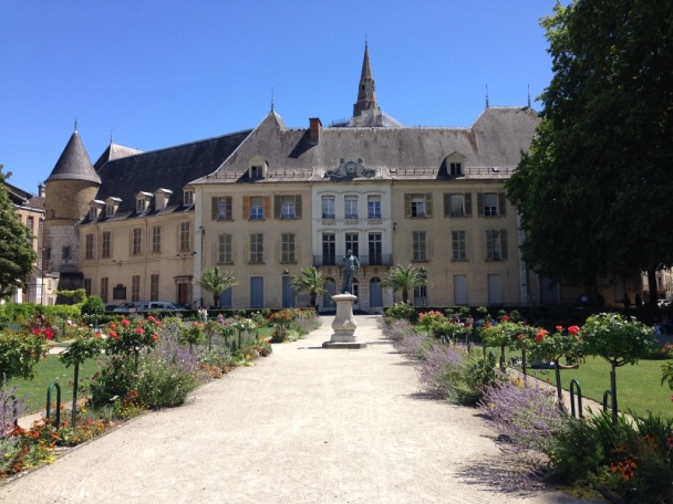 Jardin de ville ja Grenoblen vanha kaupungintalo